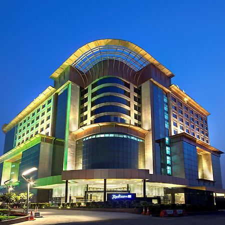 Отель Radisson Blu Kaushambi Delhi Ncr Газиабад Экстерьер фото