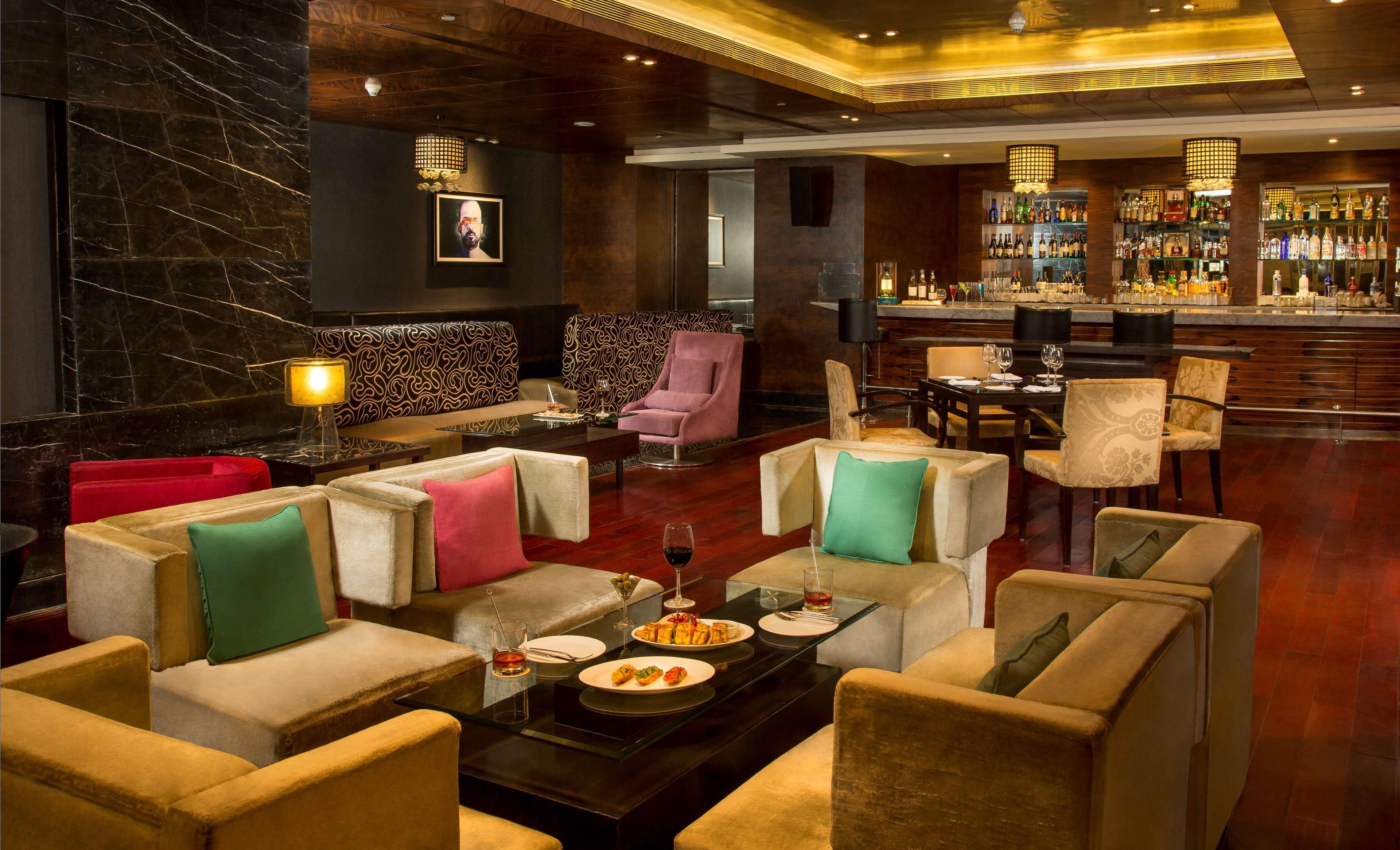 Отель Radisson Blu Kaushambi Delhi Ncr Газиабад Экстерьер фото