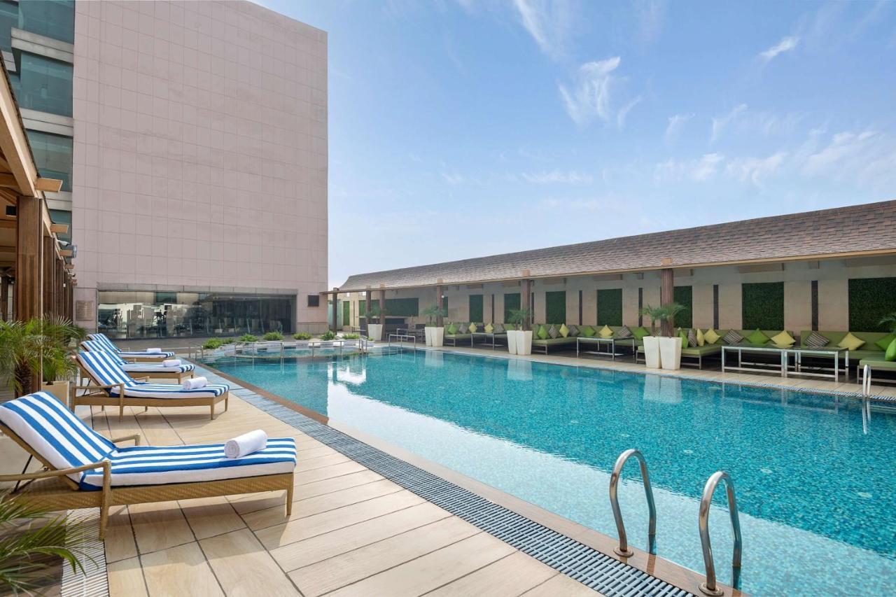 Отель Radisson Blu Kaushambi Delhi Ncr Газиабад Экстерьер фото